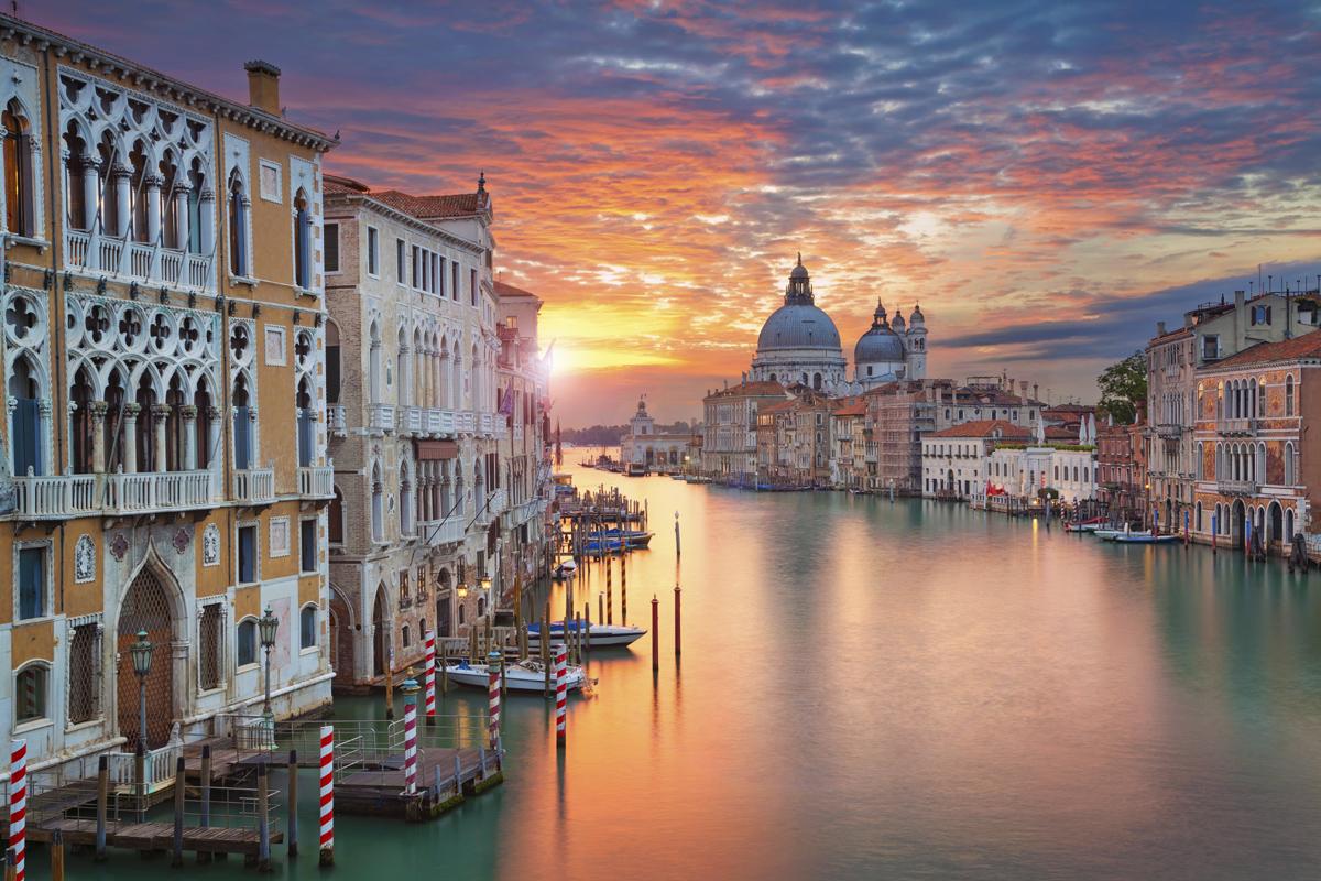 Italia_Venecia_shutterstock_324392561_Rudy Balasko_Shutterstock